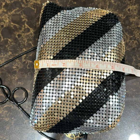 Gold, black, & silver Mesh Evening Crossbody/shoulder Bag ! EUC! No call outs! - Picture 8 of 10